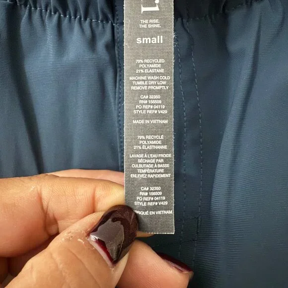 Vuori Fleet Athletic Pants Blue Hiking Outdoor Mens Nylon Size Small